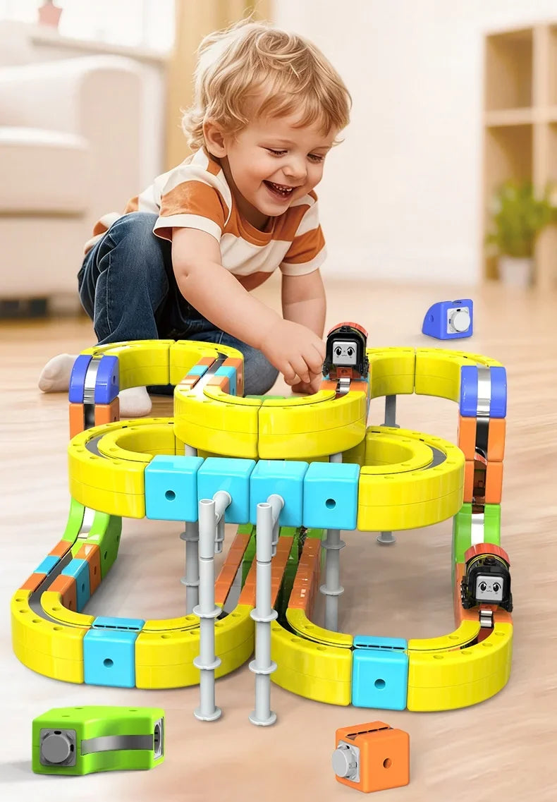 Piste de course magnétique 62/105/167 pièces – Compatible avec le set de voitures Magic Cube, le train motorisé STEM et le jouet labyrinthe à gravité, cadeau pour enfants